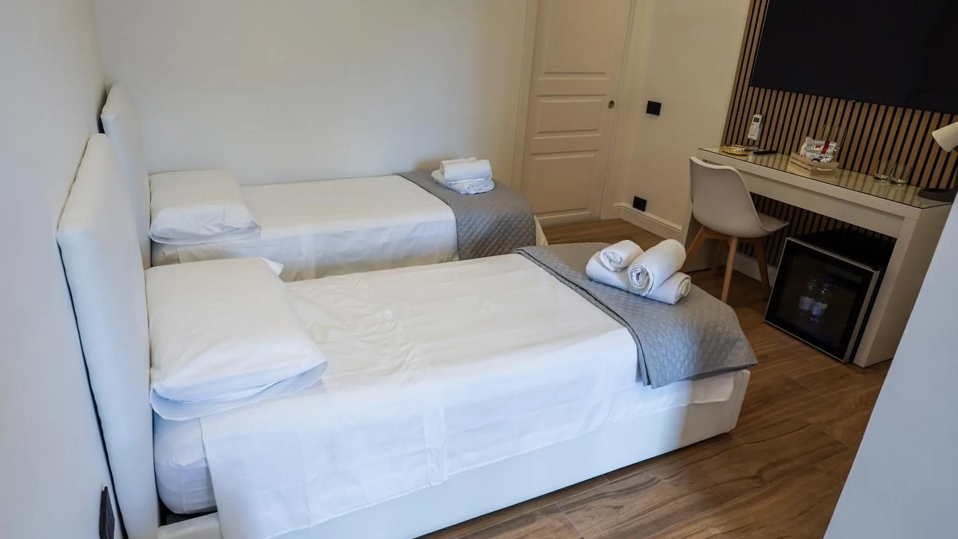 Luxury Room Naples 0*,